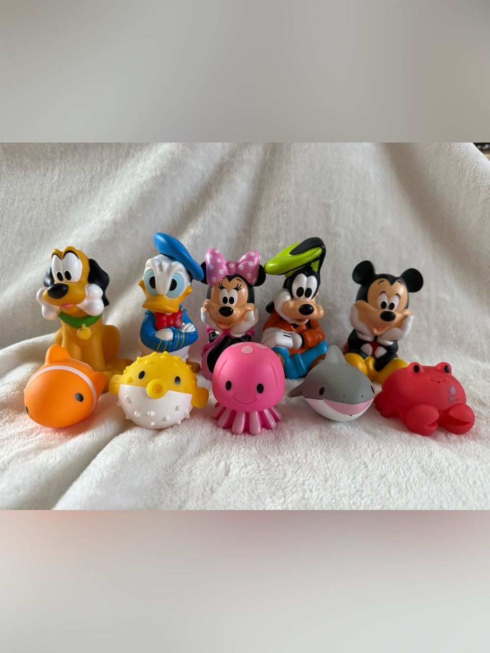 Disney Mickey & Friends Bath Toy Set + Munchkin Ocean Sea Squirt Bath